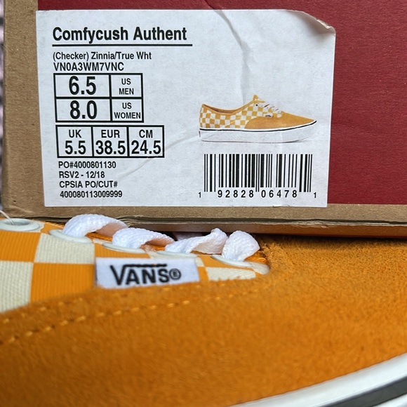 Vans WMNS Comfycush Authent (Checker) Zinnia/True Wht
VN0A3WM7VNC
Sneakers - Picture 16 of 16